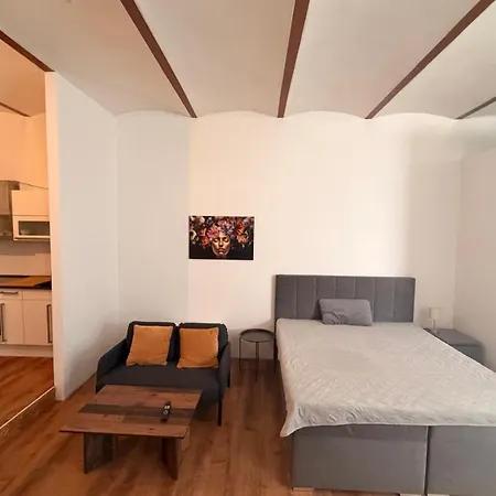 Apartament Cozy Apartment, Price & Comfort *